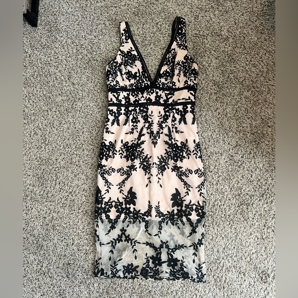 Bardot Embroidered Black and Tan Knee Length Dress Size 6